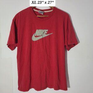 Vintage Y2K Nike Center Logo Men's XL Boxy Red T-Shirt